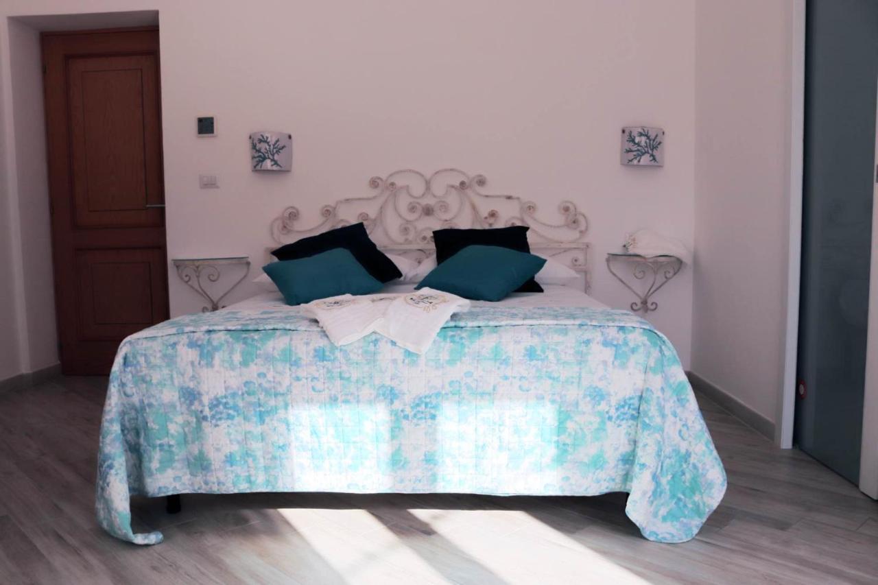 Clelia'S Boutique Rooms & Suites La Maddalena  Kültér fotó