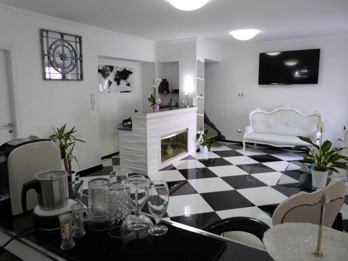 Clelia'S Boutique Rooms & Suites La Maddalena  Kültér fotó
