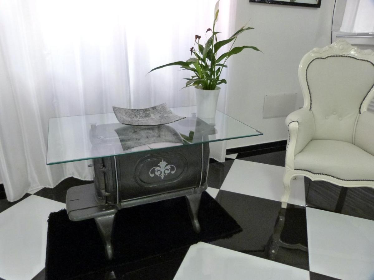Clelia'S Boutique Rooms & Suites La Maddalena  Kültér fotó