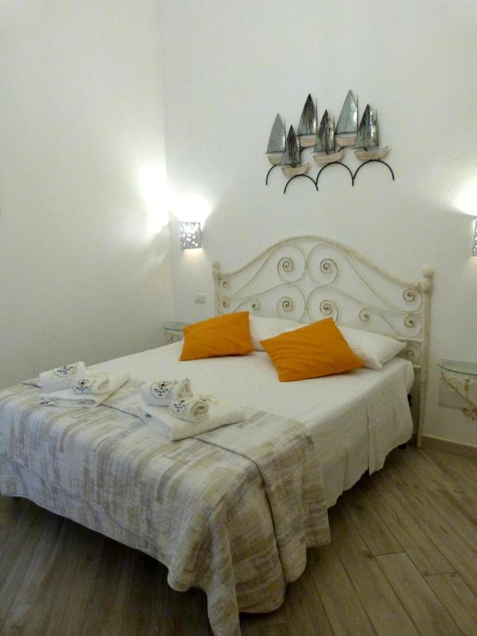 Clelia'S Boutique Rooms & Suites La Maddalena  Kültér fotó