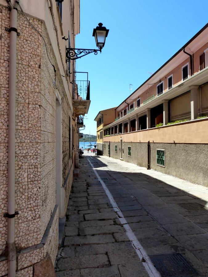 Clelia'S Boutique Rooms & Suites La Maddalena  Kültér fotó