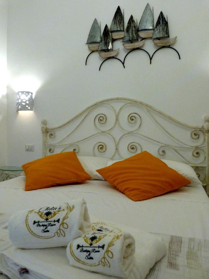 Clelia'S Boutique Rooms & Suites La Maddalena  Kültér fotó