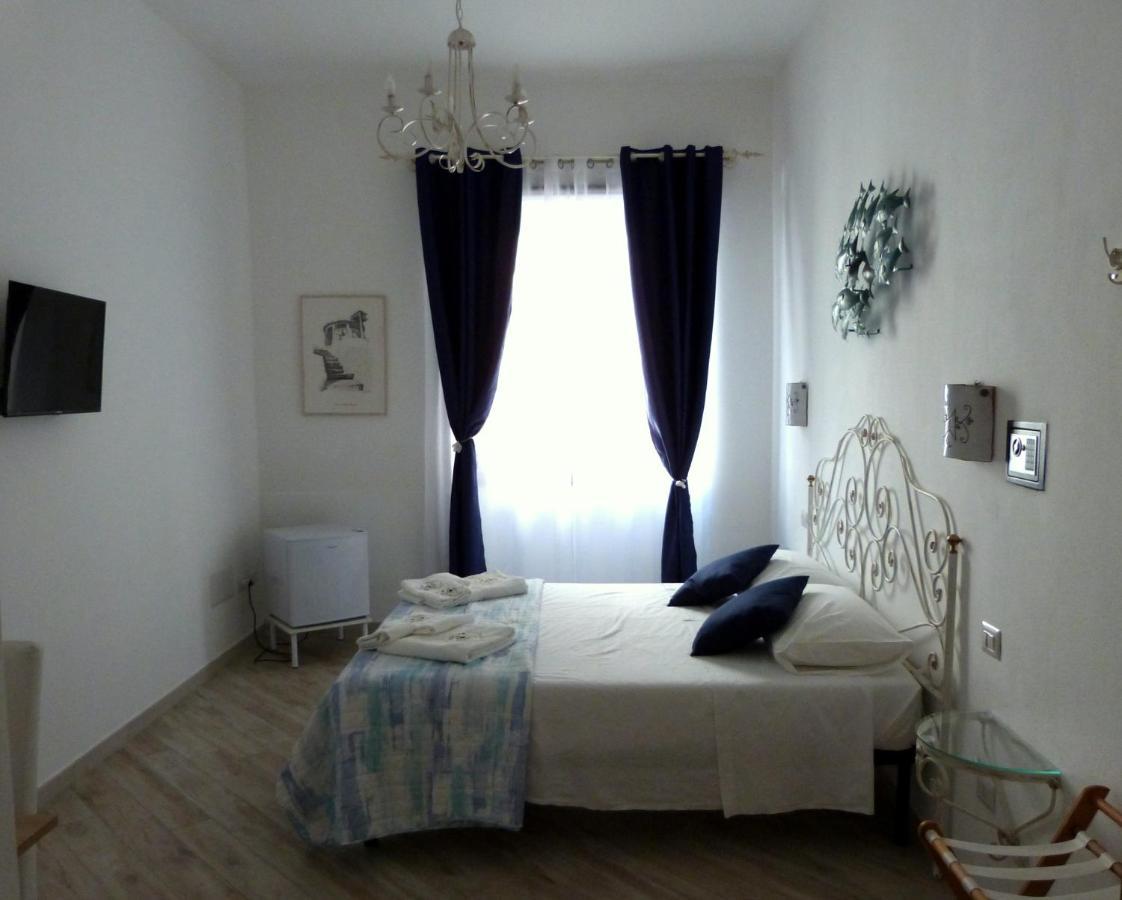 Clelia'S Boutique Rooms & Suites La Maddalena  Kültér fotó